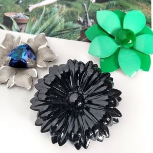 Set of 3 vintage style brooches